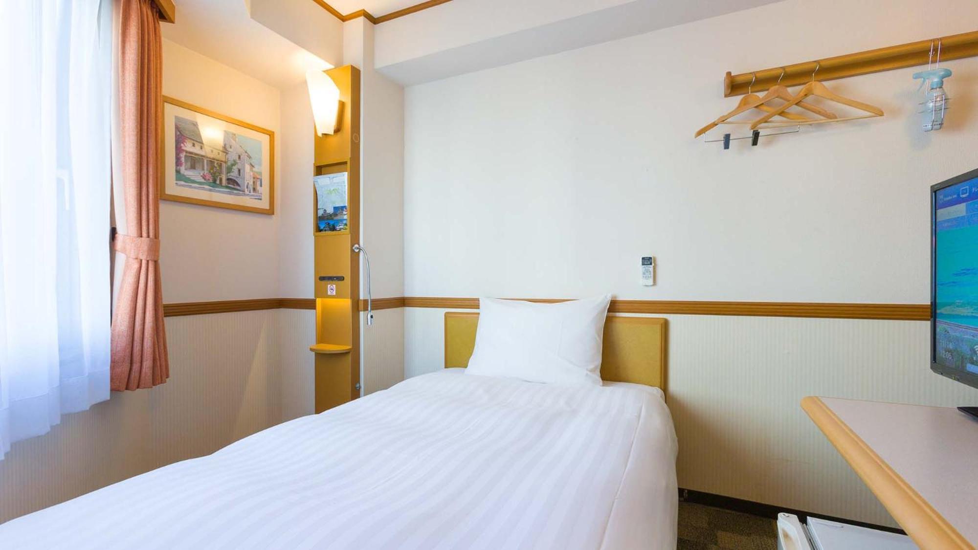 Toyoko Inn Okayama Eki Nishi Guchi Hiroba 客房 照片